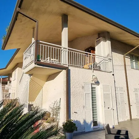 Di Elisa Caniparola di Fosdinovo